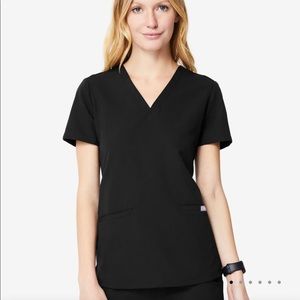 Figs casma scrub top